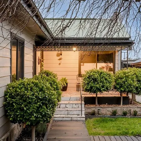 The Weeping Elm - Large And Spacious Albury Exterior photo